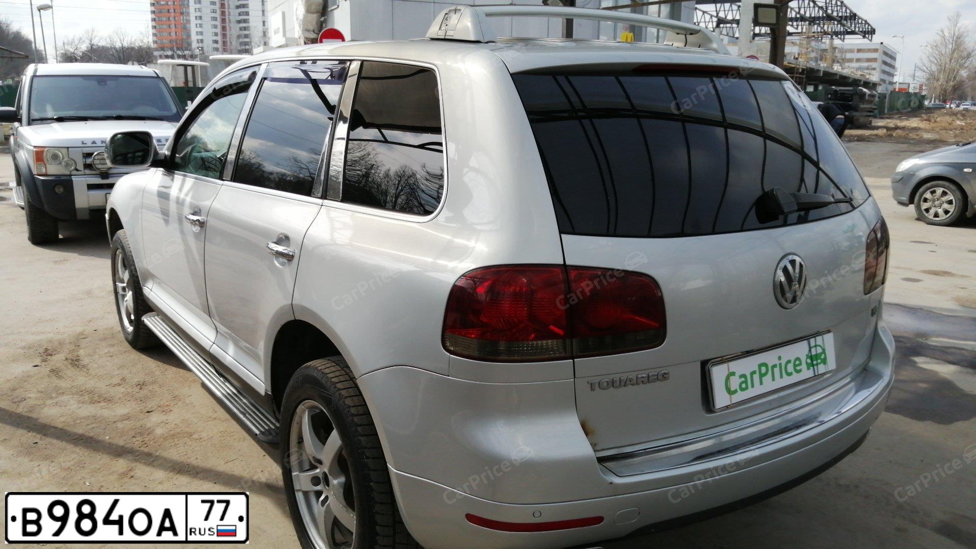 Фото автомобиля VOLKSWAGEN TOUAREG, 2003 — госномер М222ОН97. Цвет: СЕРЕБРИСТЫЙ