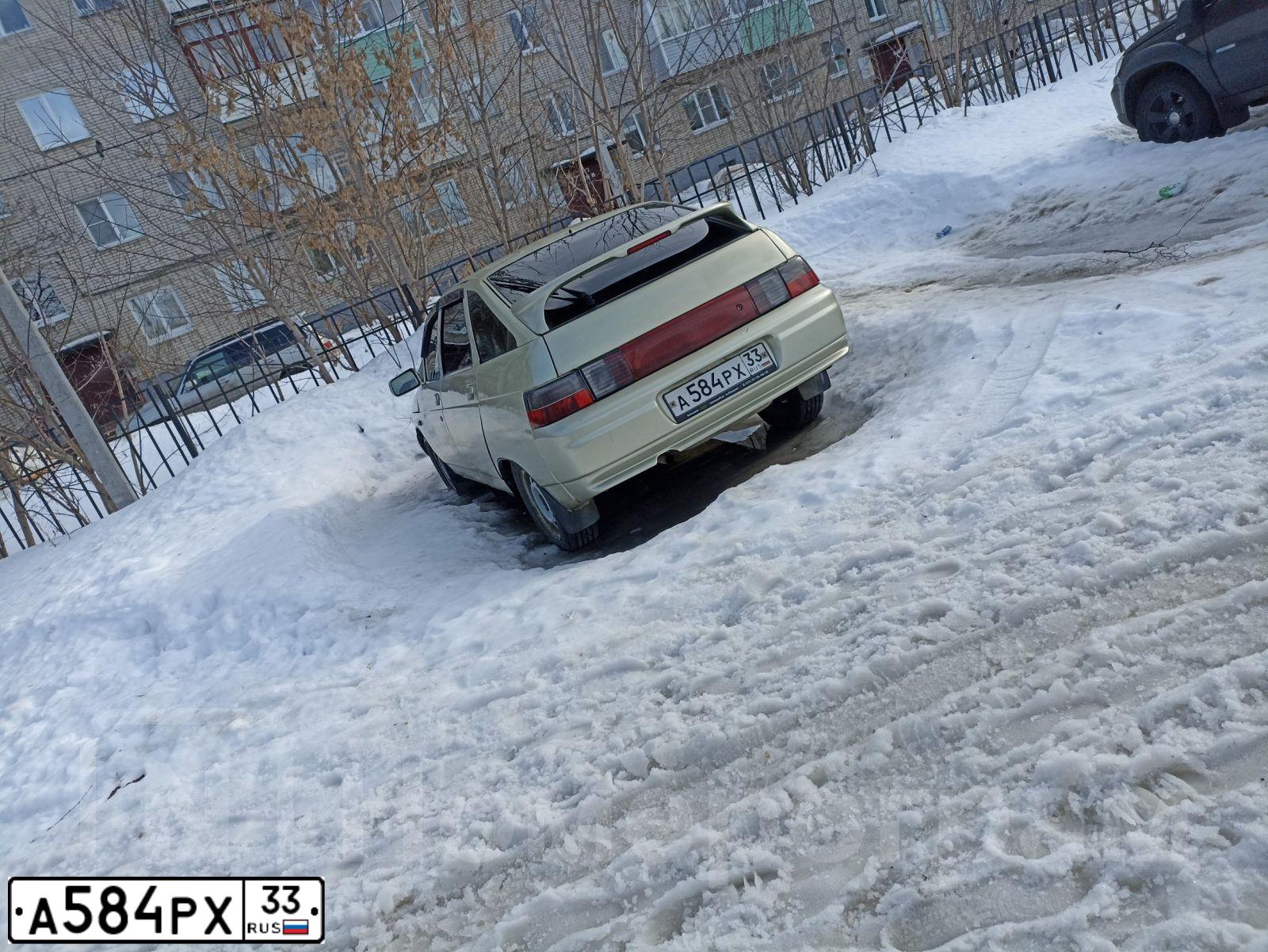 Фото автомобиля LADA 2112 LADA, 2002 — госномер А584РХ33. Цвет: СВЕТЛО-ЖЕЛТЫЙ