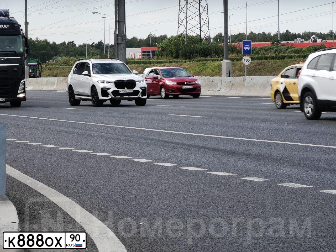 Фото автомобиля VOLKSWAGEN TIGUAN, 2011 — госномер Р120ЕН136. Цвет: ЧЕРНЫЙ