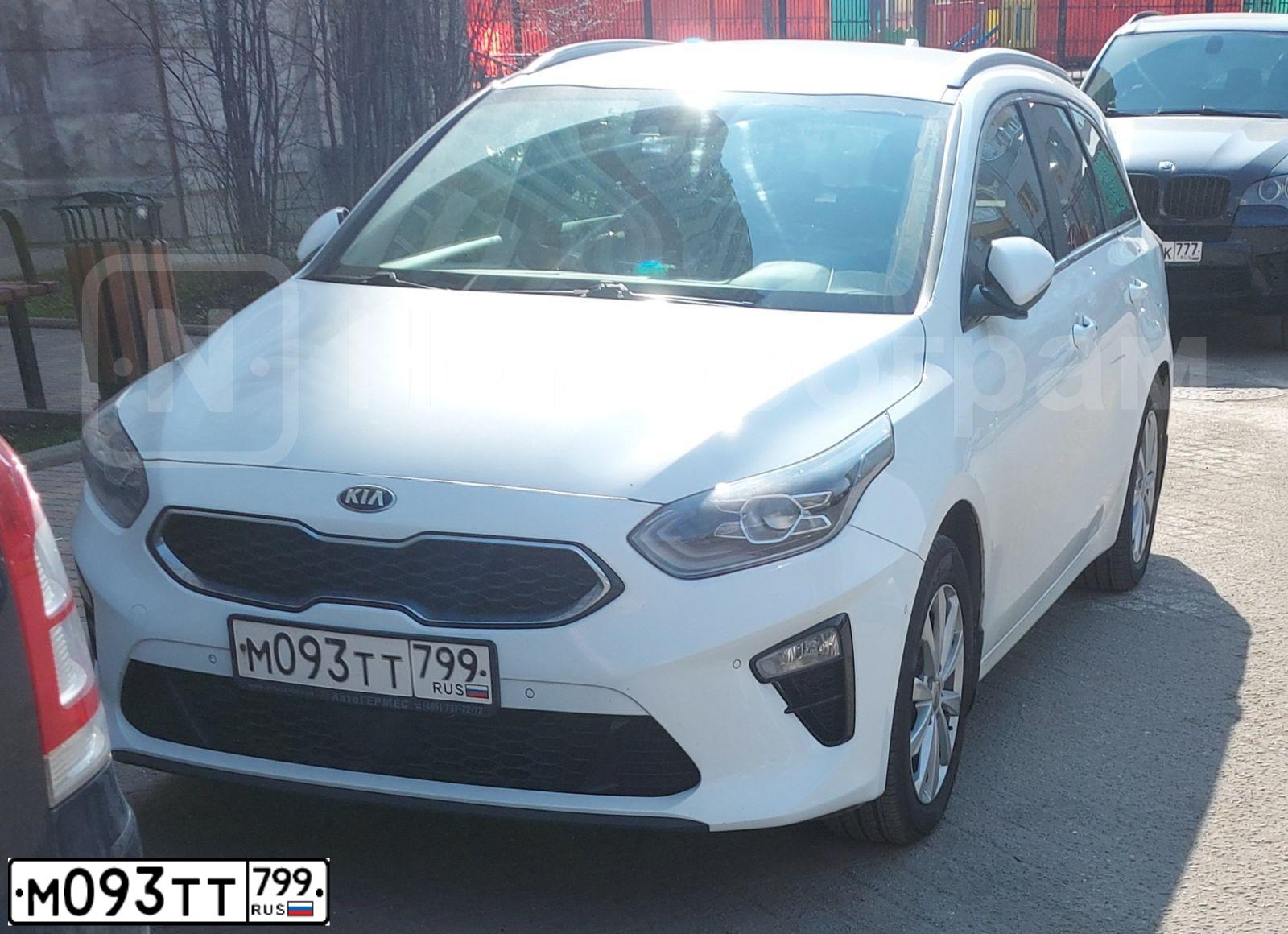 Фото автомобиля KIA CEE'D, 2019 — госномер М093ТТ799. Цвет: БЕЛЫЙ