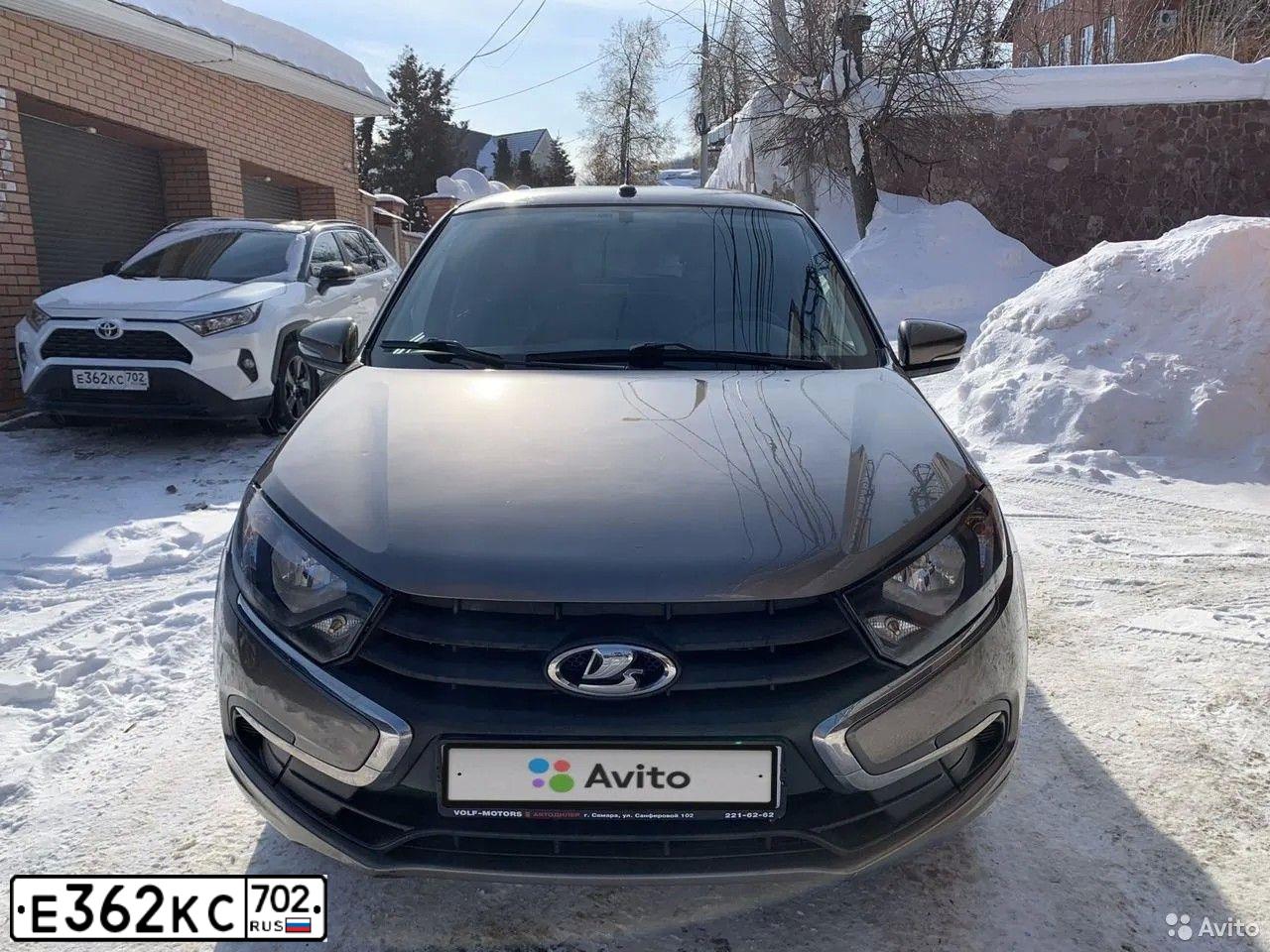 Фото автомобиля TOYOTA RAV4, 2021 — госномер Е466УК763. Цвет: Белый черный 