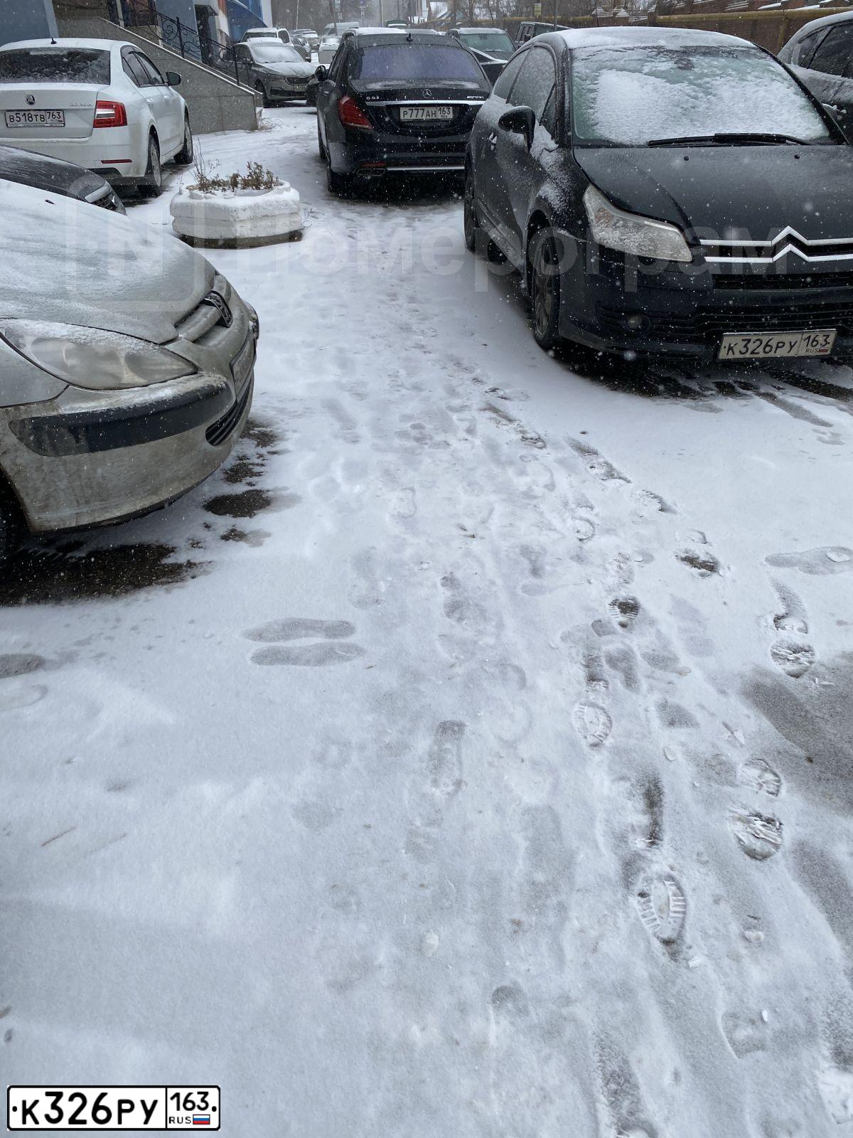 Фото автомобиля CITROEN C4, 2007 — госномер К326РУ163. Цвет: ЧЕРНЫЙ