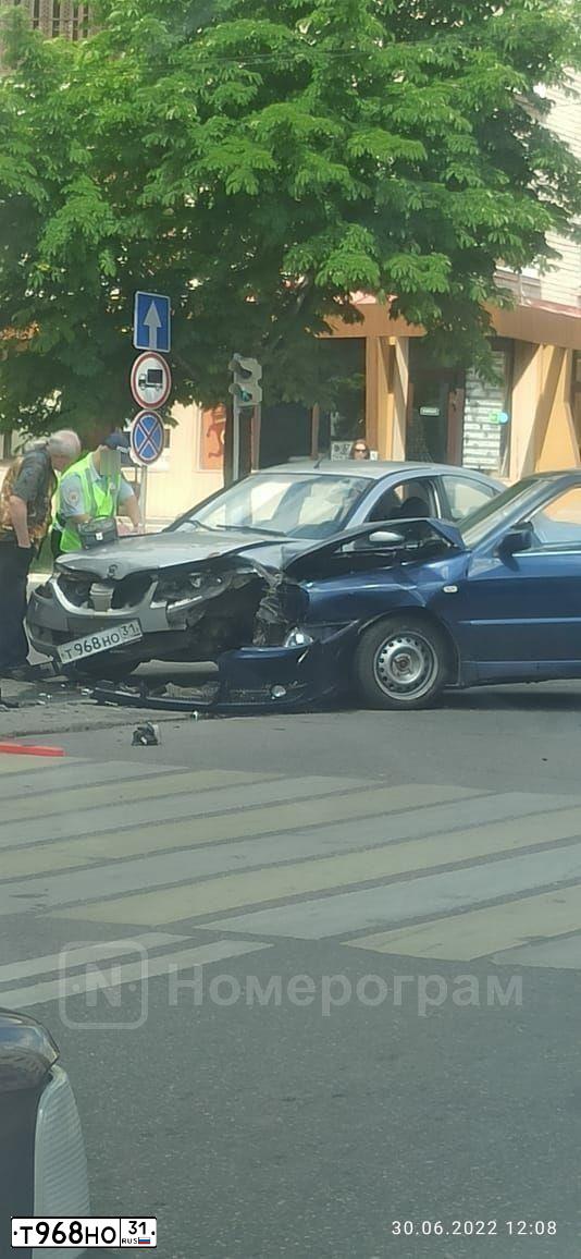 Фото автомобиля NISSAN ALMERA, 2005 — госномер Н169ВА797. Цвет: СЕРЕБРИСТЫЙ