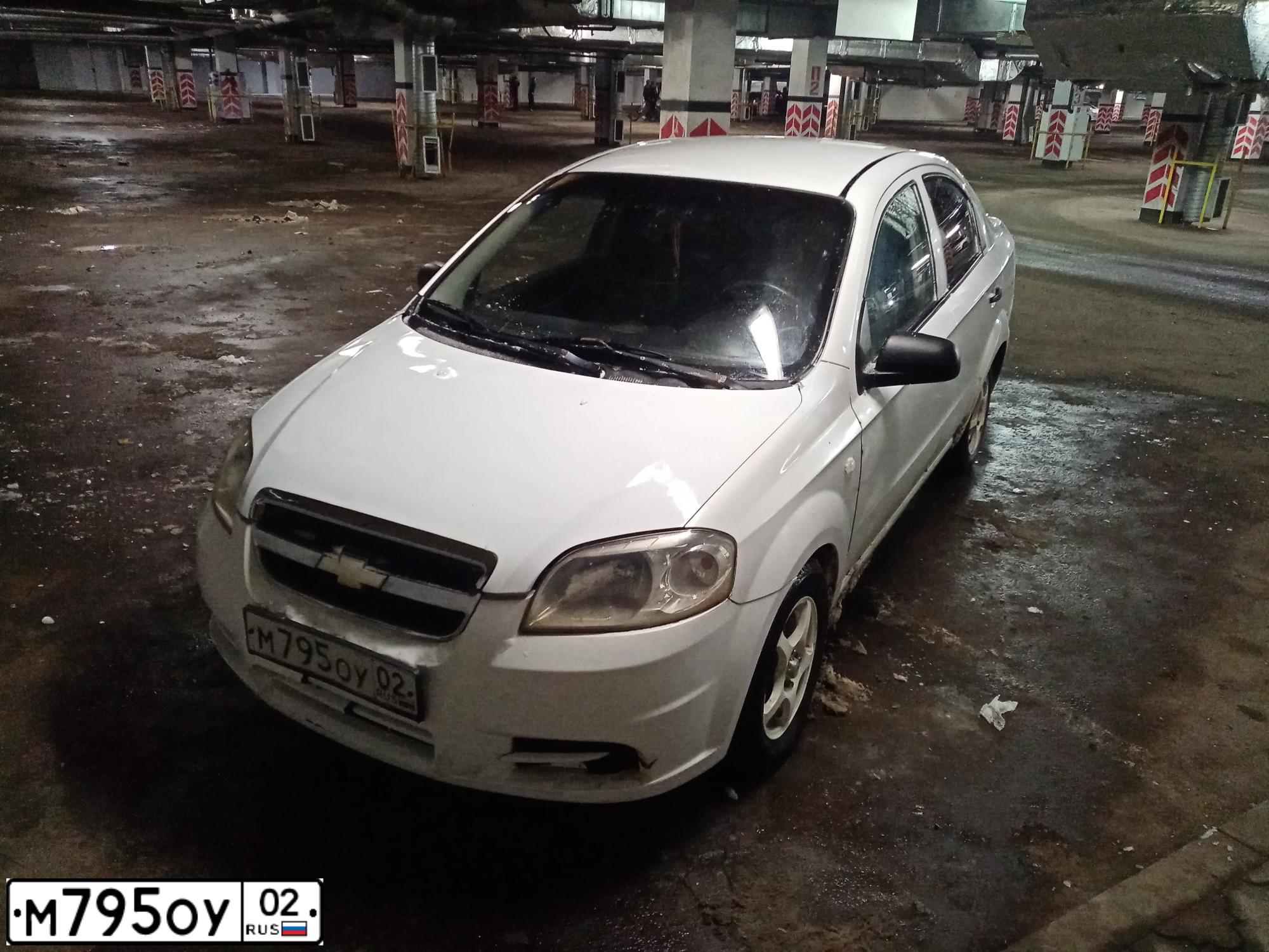 Фото автомобиля CHEVROLET AVEO, 2006 — госномер М795ОУ02. Цвет: Белый