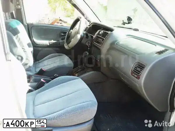 Фото автомобиля SUZUKI VITARA XL-7, 2002 — госномер А400КР154. Цвет: серебристый