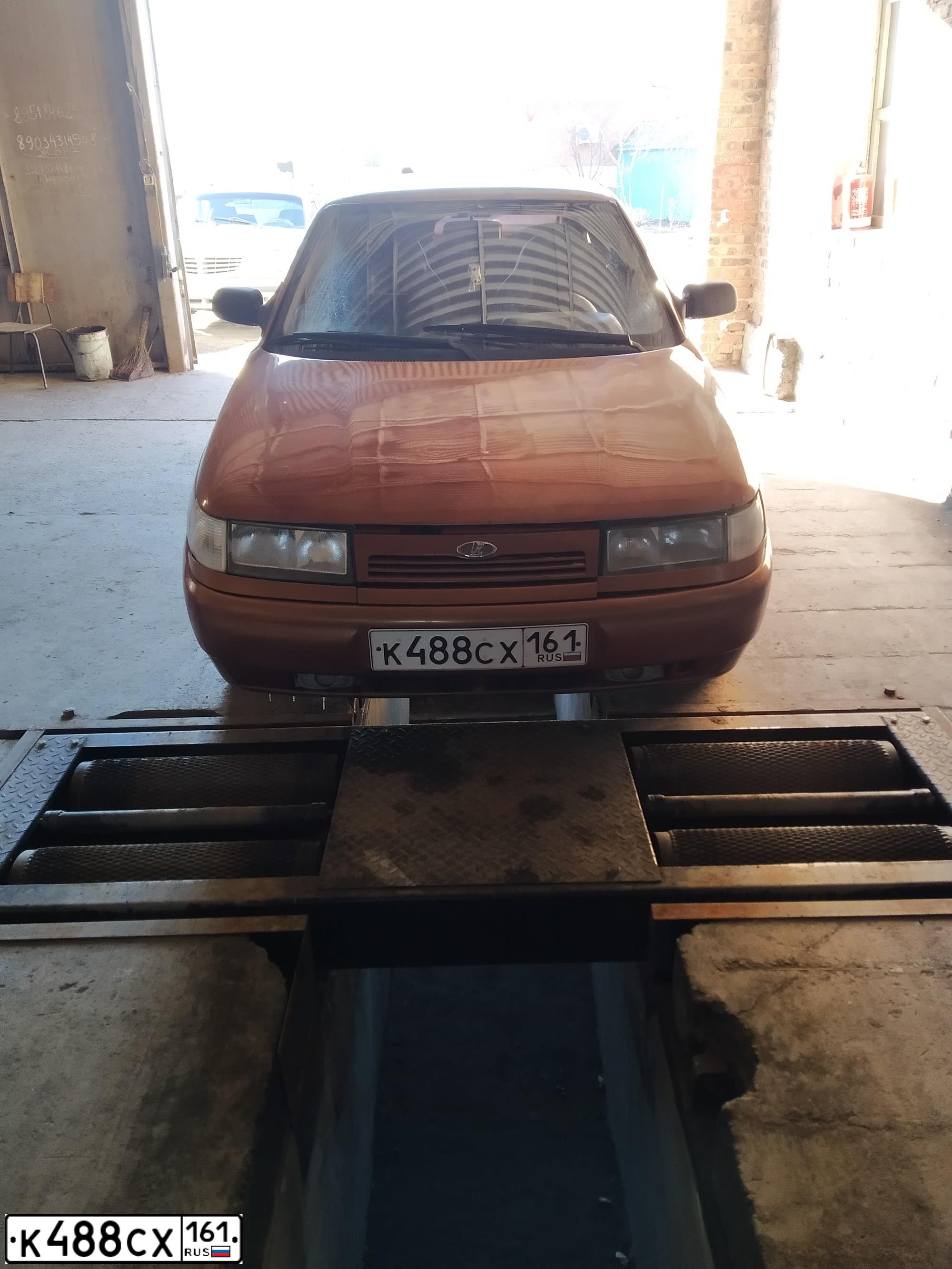 Фото автомобиля LADA 2112 LADA, 2001 — госномер К488СХ161. Цвет: СЕРЕБРИСТО-КРАСНЫЙ
