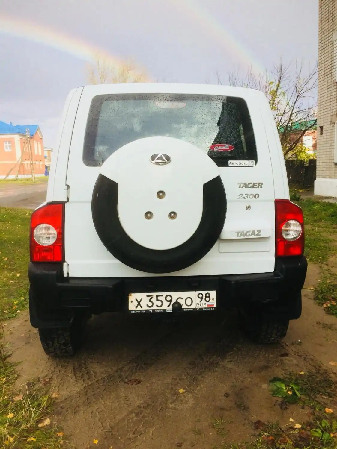 Фото автомобиля MERCEDES SPRINTER, 2005 — госномер У359АО98. Цвет: Белый