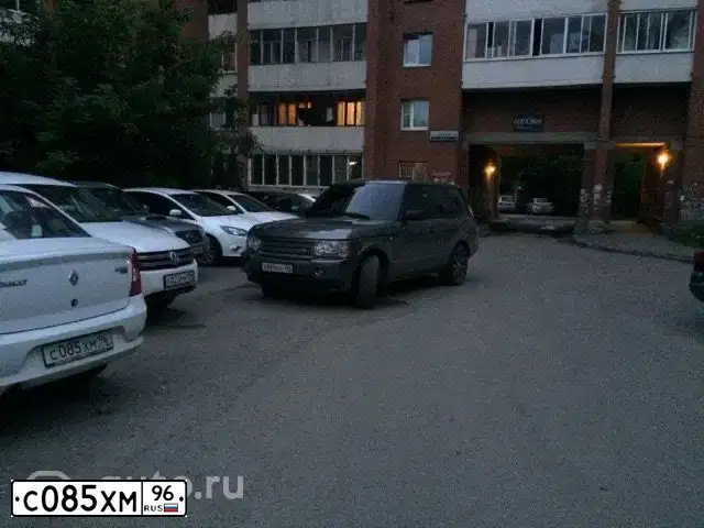 Фото автомобиля RENAULT LOGAN, 2011 — госномер С085ХМ96. Цвет: Белый