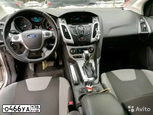 Фото автомобиля FORD FOCUS, 2013 — госномер О466УА178. Цвет: СЕРЕБРИСТЫЙ