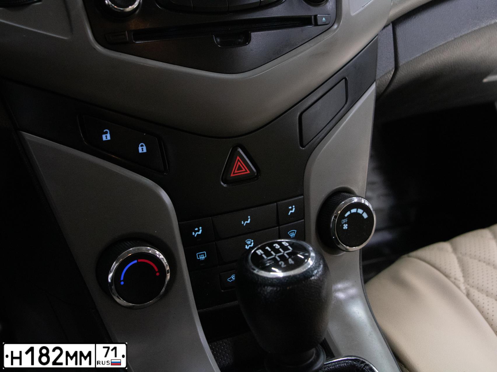 Фото автомобиля CHEVROLET CRUZE, 2011 — госномер У430РМ71. Цвет: СЕРЫЙ МЕТАЛЛИК