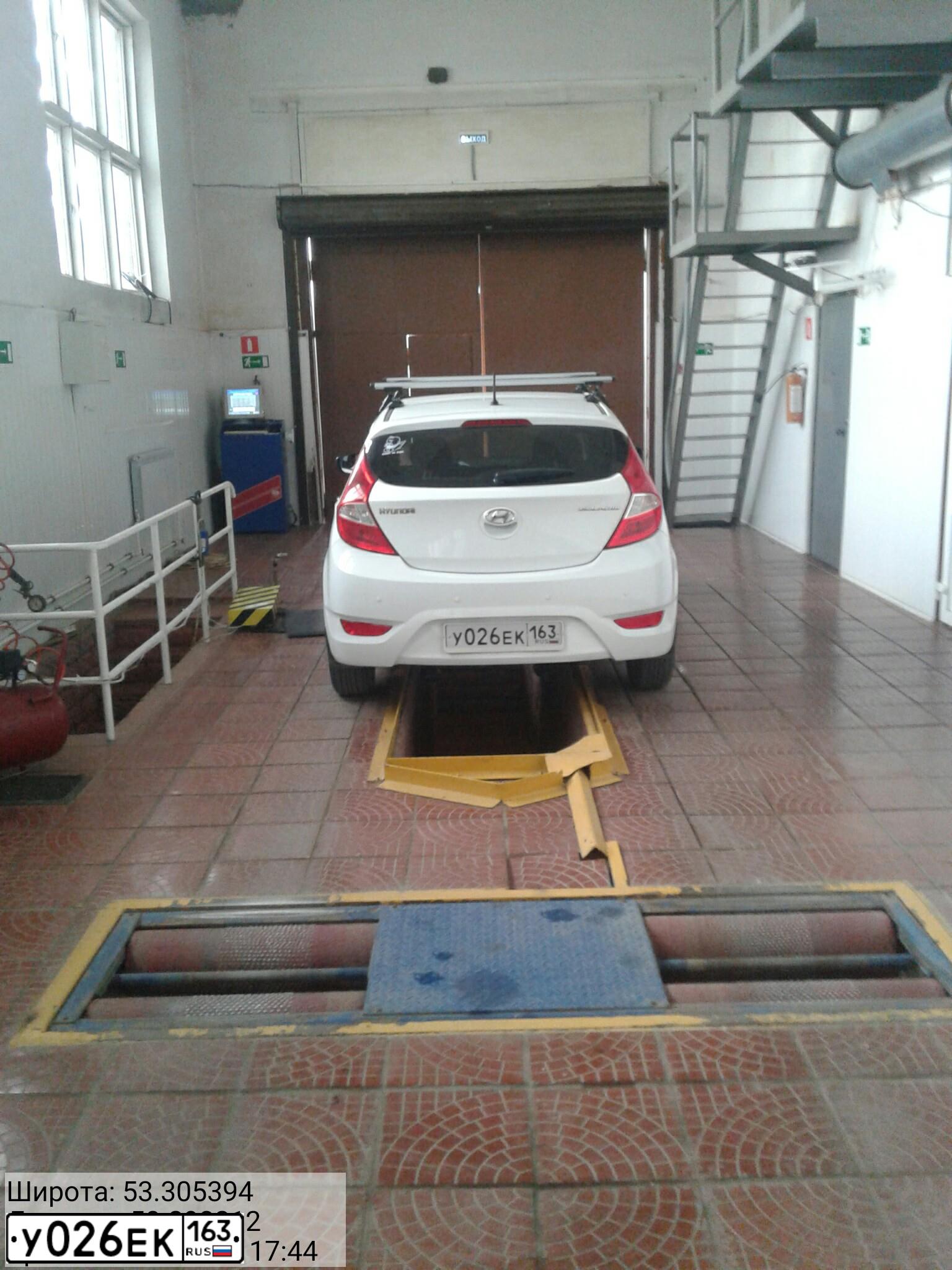 Фото автомобиля HYUNDAI SOLARIS, 2014 — госномер У026ЕК163. Цвет: БЕЛЫЙ