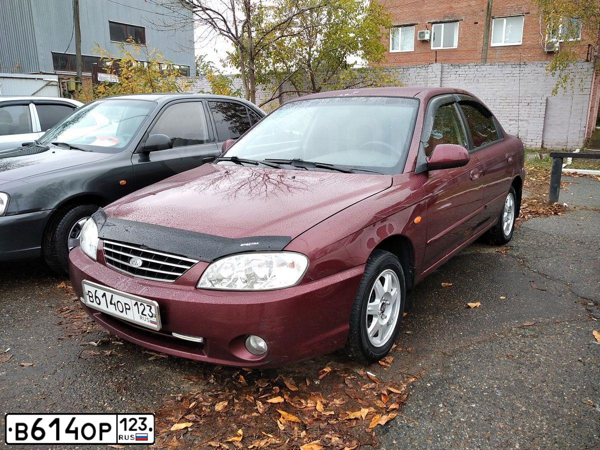 Фото автомобиля KIA SPECTRA, 2008 — госномер В614ОР123. Цвет: Красный