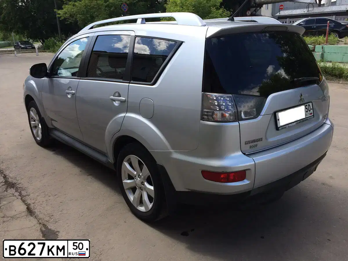 Фото автомобиля LADA 2105, 1992 — госномер В627КМ50. Цвет: БЕЛЫЙ