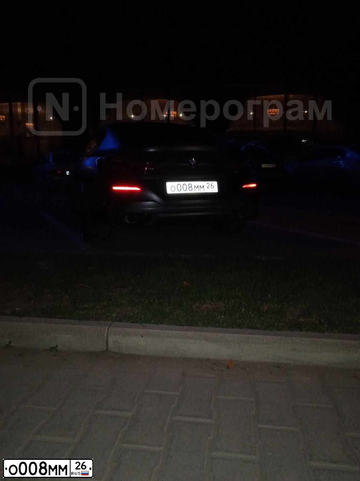 Фото автомобиля FORD FOCUS, 2008 — госномер О008ММ26. Цвет: Серебристый