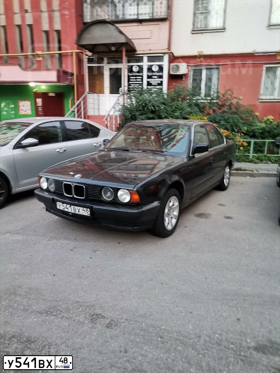 Фото автомобиля BMW SERIE 5, 1988 — госномер Т880АК36. Цвет: ЧЕРНЫЙ