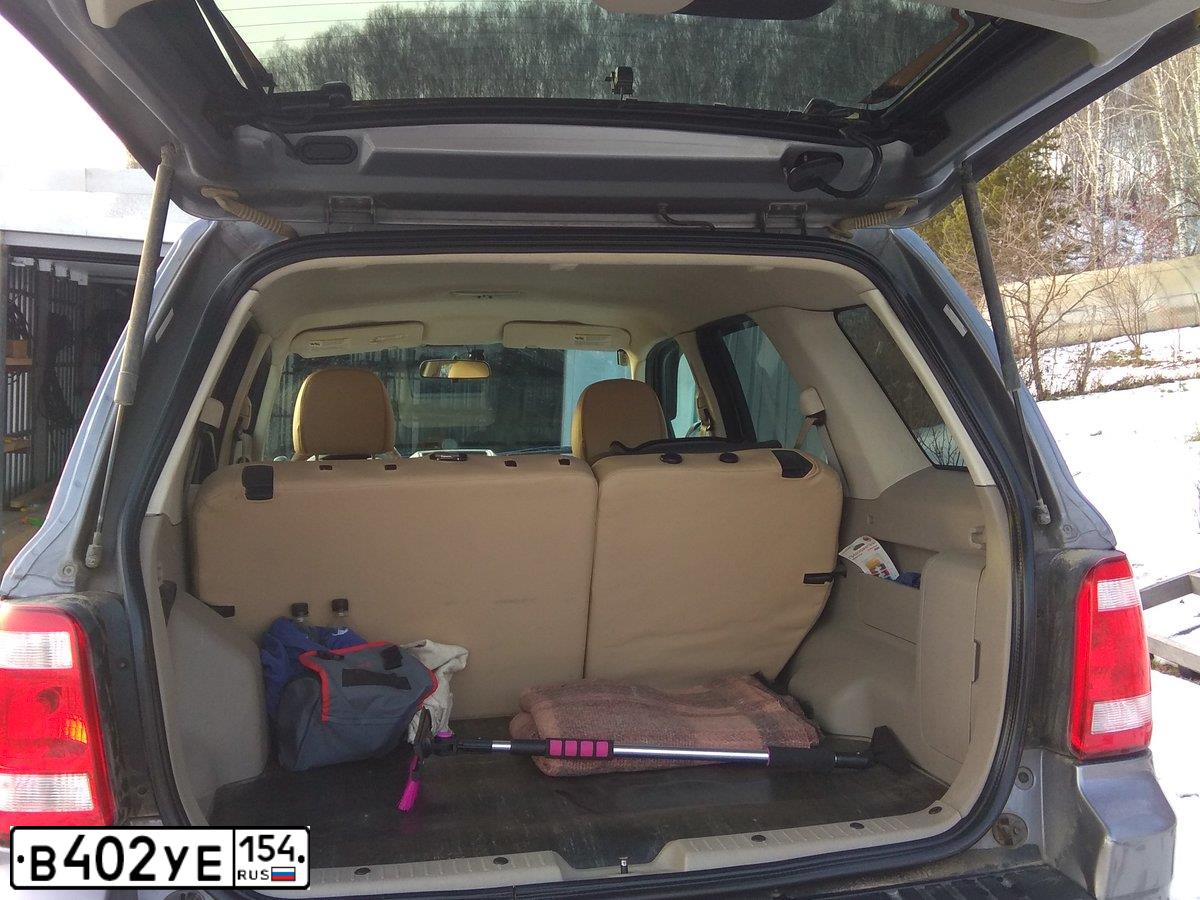 Фото автомобиля FORD ESCAPE, 2007 — госномер В402УЕ154. Цвет: светло-сиреневый