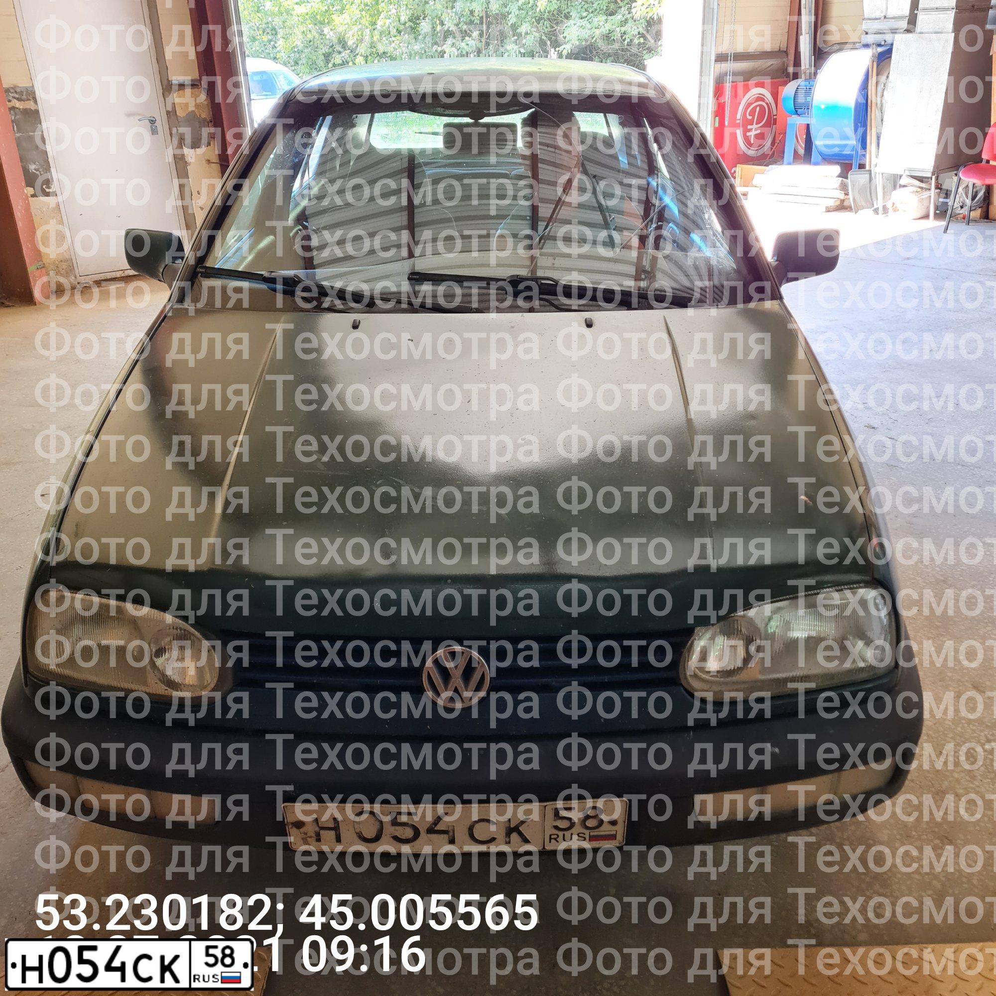 Фото автомобиля VOLKSWAGEN GOLF, 1996 — госномер Е682МА58. Цвет: Зеленый