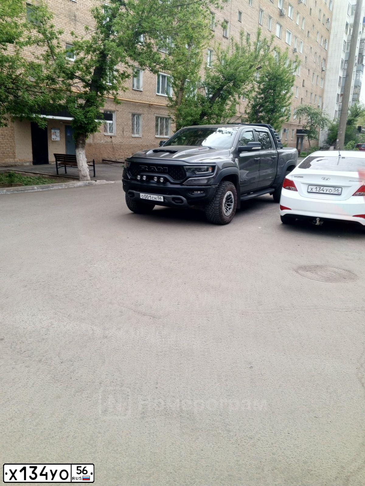 Фото автомобиля HYUNDAI SOLARIS, 2014 — госномер Х134УО56. Цвет: Белый