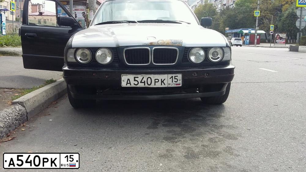 Фото автомобиля BMW SERIE 5, 1992 — госномер А540РК15. Цвет: ЧЕРНЫЙ