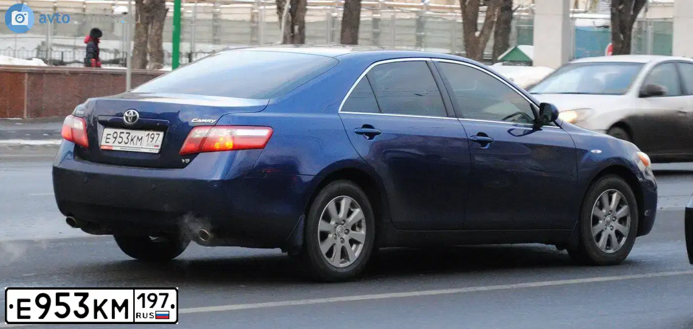 Фото автомобиля TOYOTA CAMRY, 2008 — госномер Н325ВВ193. Цвет: ТЕМНО-СИНИЙ