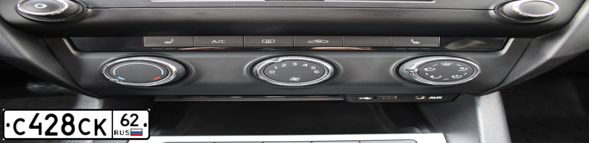 Фото автомобиля ШКОДА OKTAVIA, 2013 — госномер М889НО35. Цвет: ЧЕРНЫЙ