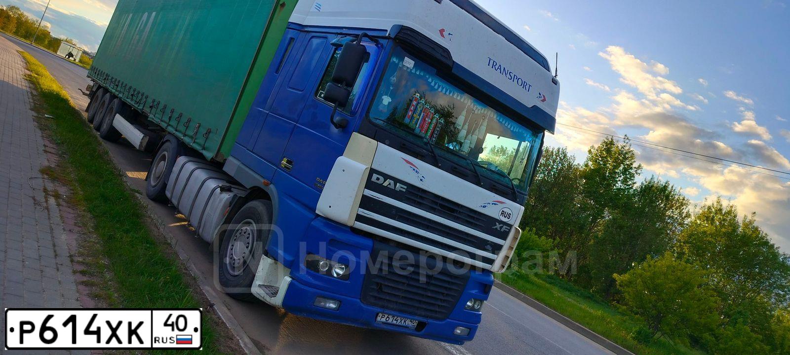 Фото автомобиля DAF XF 95 FT /4X2/, 2004 — госномер Р614ХК40. Цвет: синий