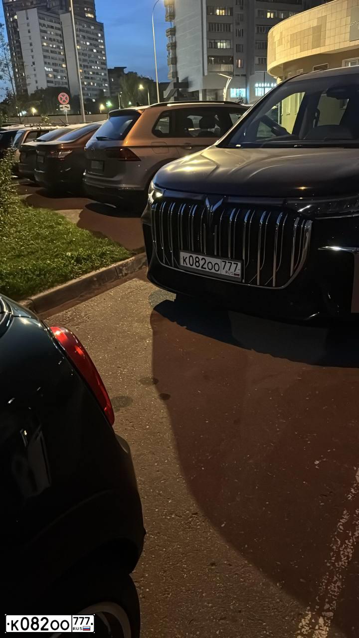 Фото автомобиля BMW 750 LI XDRIVE, 2012 — госномер А122МР97. Цвет: ЧЕРНЫЙ