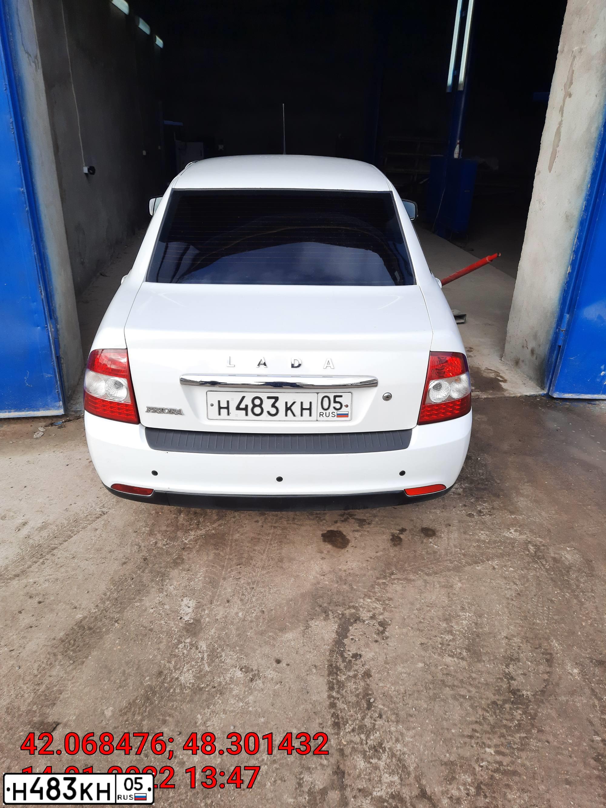 Фото автомобиля LADA 2170 PRIORA, 2011 — госномер Р405НУ05. Цвет: Белый