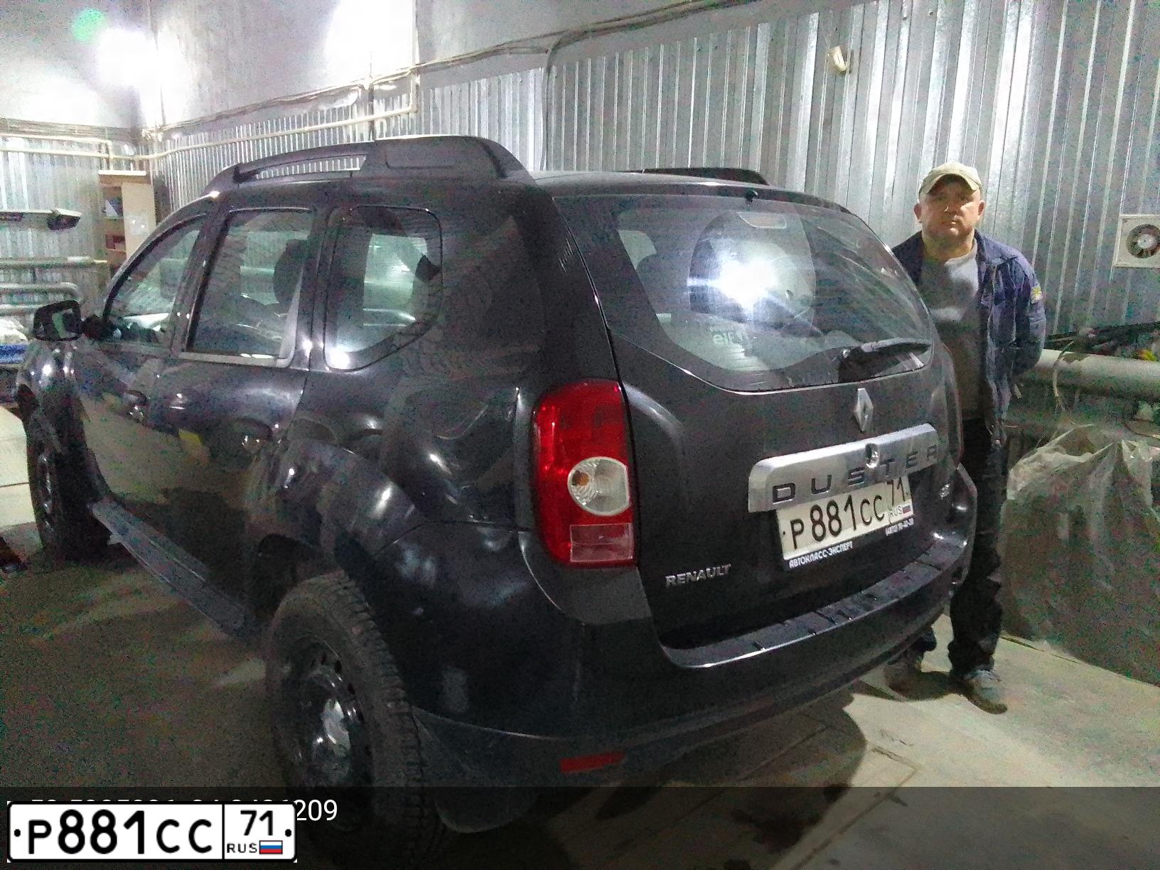 Фото автомобиля RENAULT DUSTER, 2013 — госномер Р881СС71. Цвет: ЧЕРНЫЙ