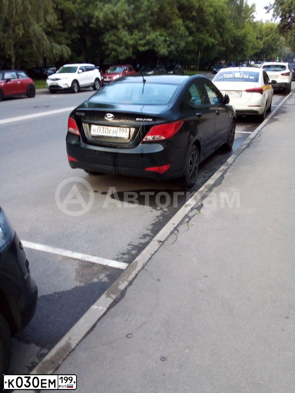 Фото автомобиля NISSAN NOTE, 2007 — госномер С247ОА198. Цвет: КРАСНО-КОРИЧНЕВЫЙ