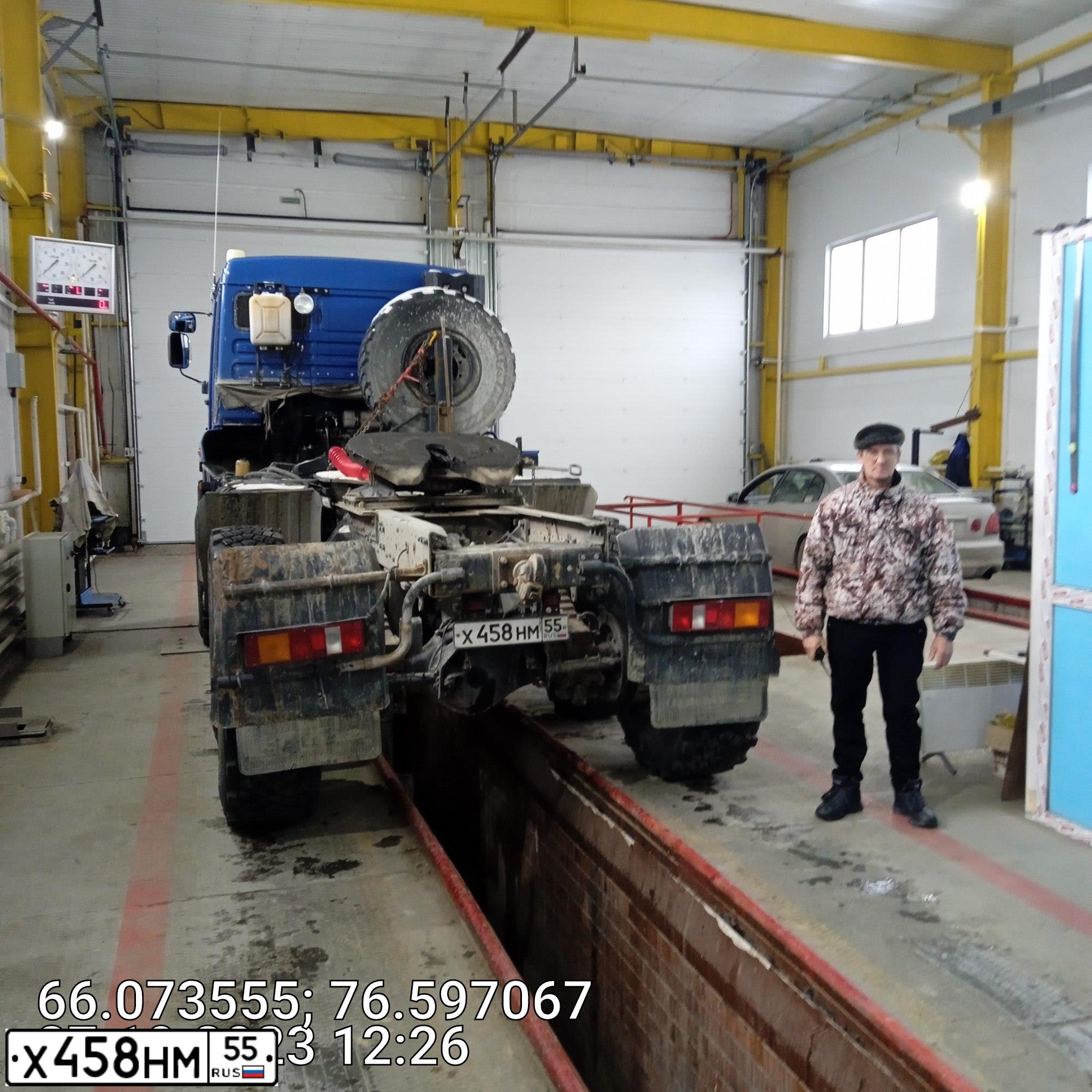 Фото автомобиля KAMAZ 65225 /6X6/, 2019 — госномер Х458НМ55. Цвет: синий