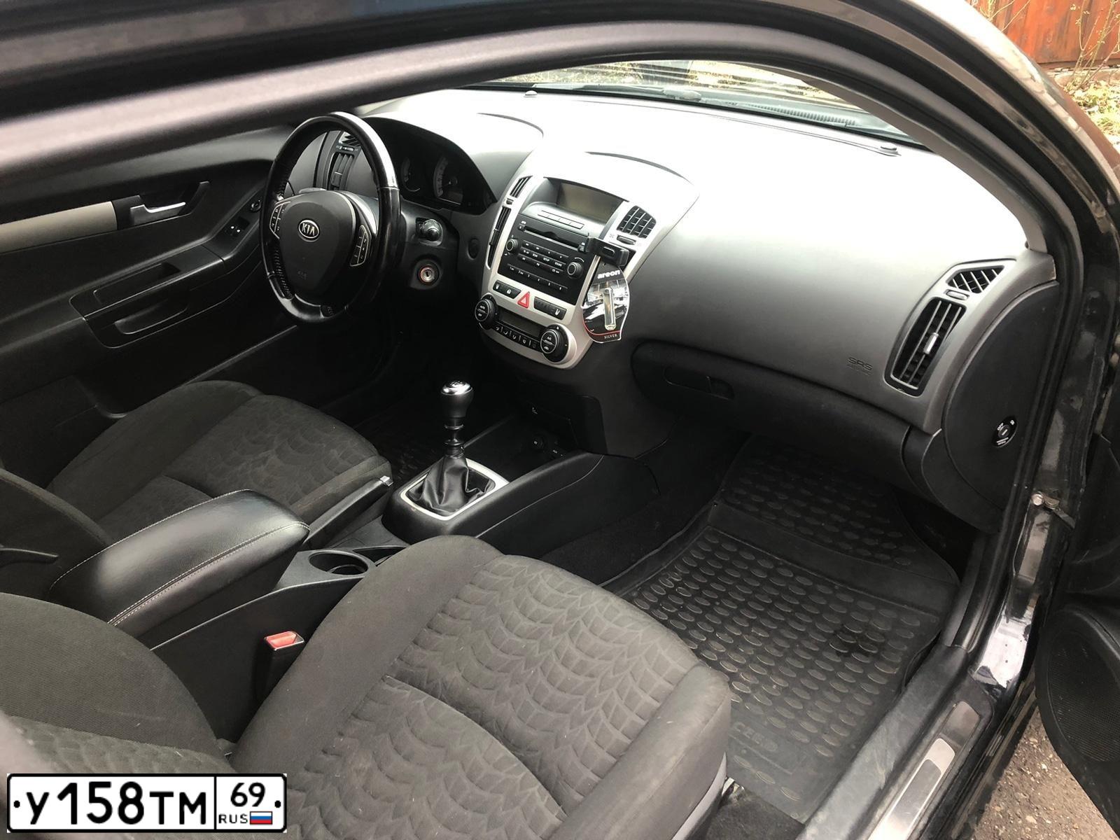 Фото автомобиля KIA CEE'D, 2009 — госномер Х640АК180. Цвет: ЧЕРНЫЙ ПЕРЛАМУТРОВЫЙ