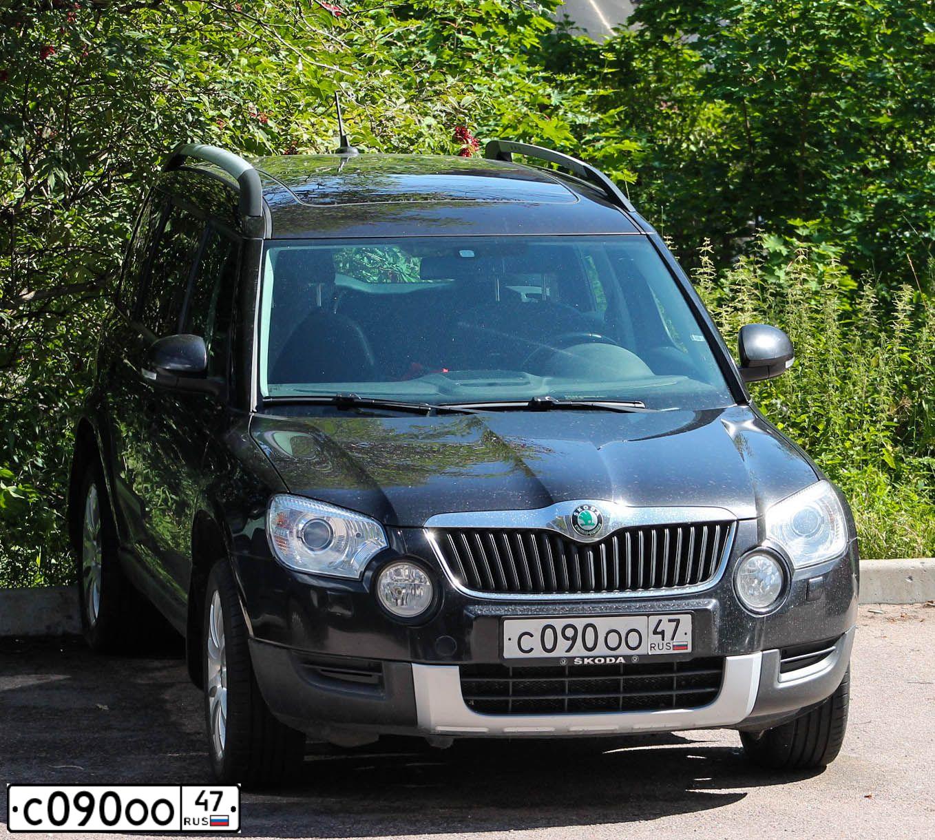 Фото автомобиля SKODA YETI, 2012 — госномер К495ВХ198. Цвет: ЧЕРНЫЙ