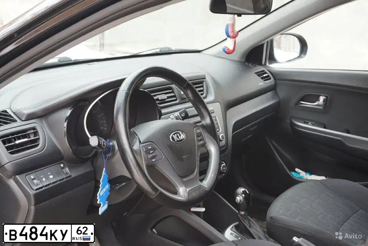Фото автомобиля SKODA OCTAVIA, 2007 — госномер В484КУ62. Цвет: Красный