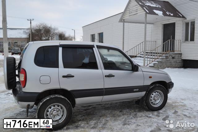Фото автомобиля CHEVROLET NIVA, 2003 — госномер М686АТ68. Цвет: СВЕТЛО-СЕРЕБРИСТЫЙ МЕТАЛЛИК