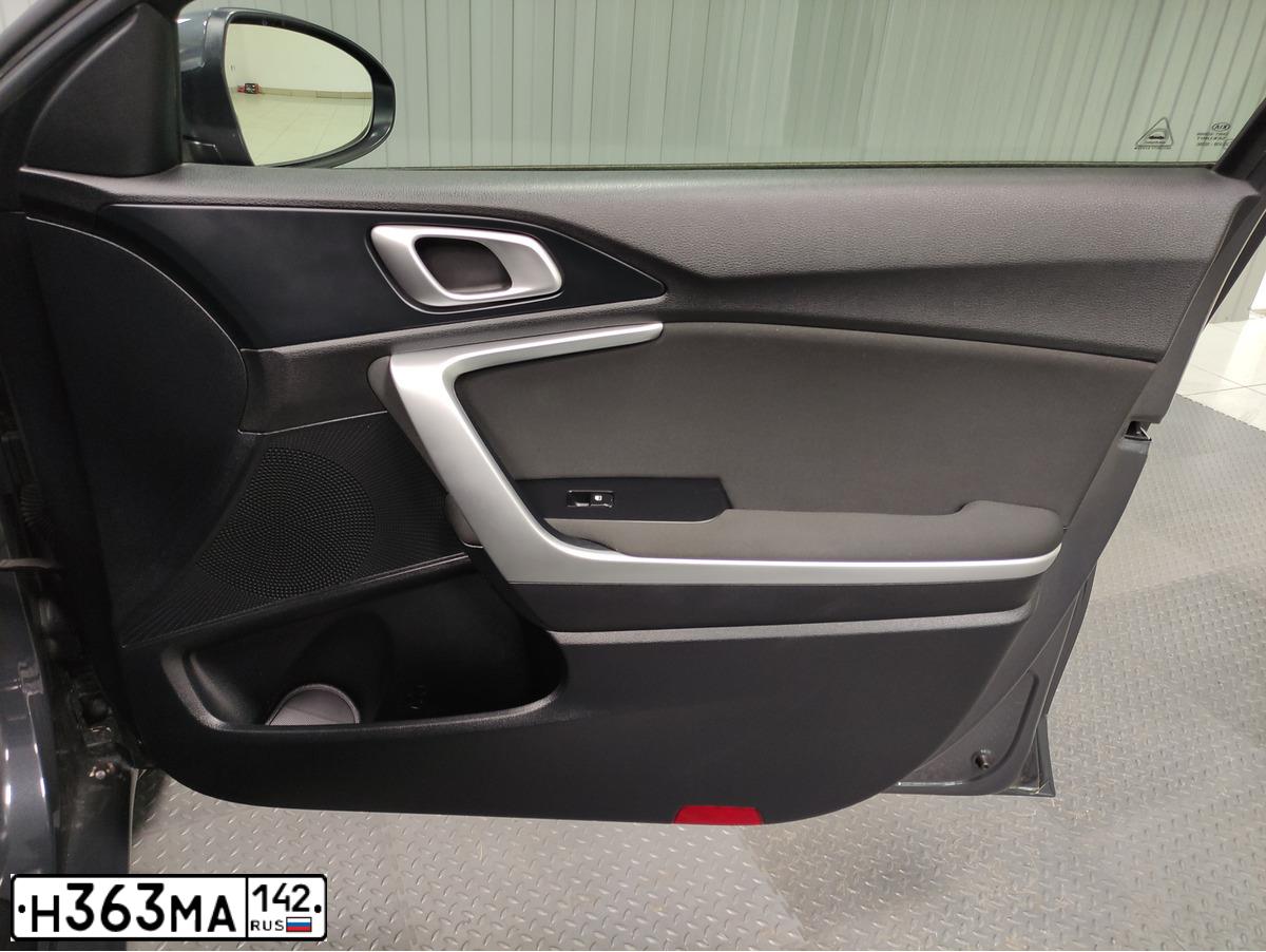 Фото автомобиля KIA CEE'D, 2020. Цвет: СЕРЫЙ