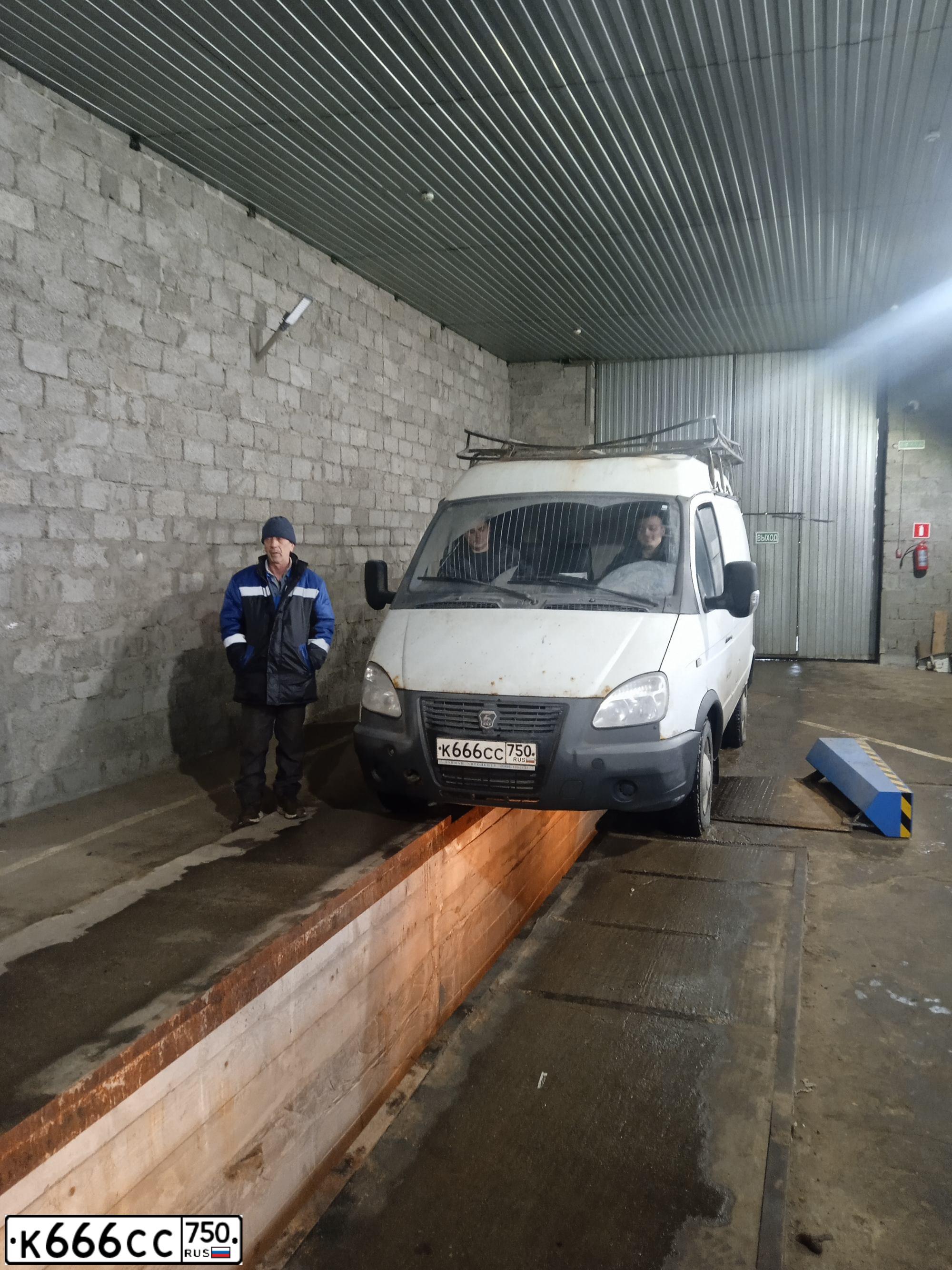 Фото автомобиля GAZ 2752 SOBOL, 2018 — госномер К666СС750. Цвет: Белый