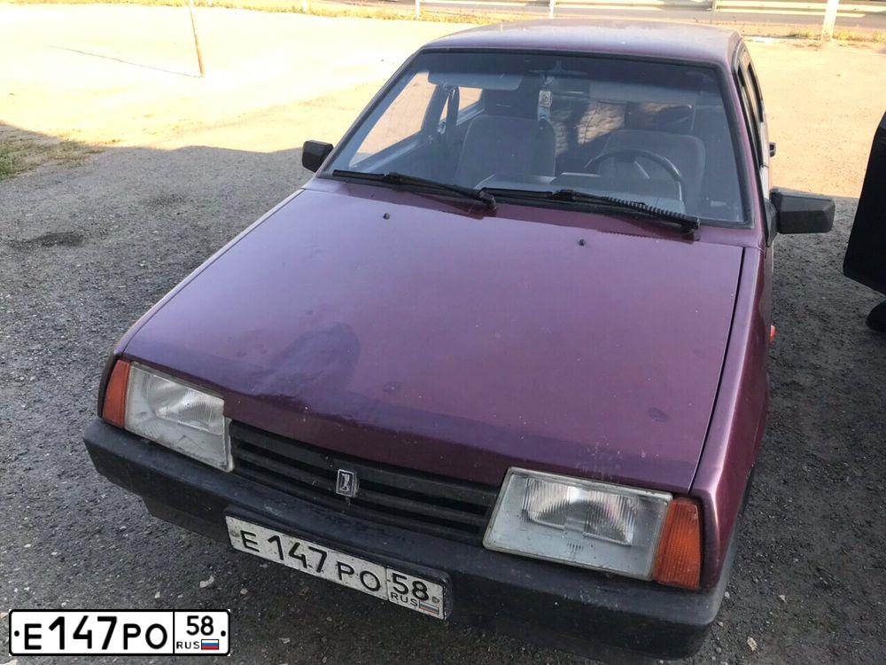 Фото автомобиля LADA 2109 SAMARA, 2002 — госномер Е147РО58. Цвет: СЕРЕБРИСТО-ТЕМНО-КРАСНЫЙ