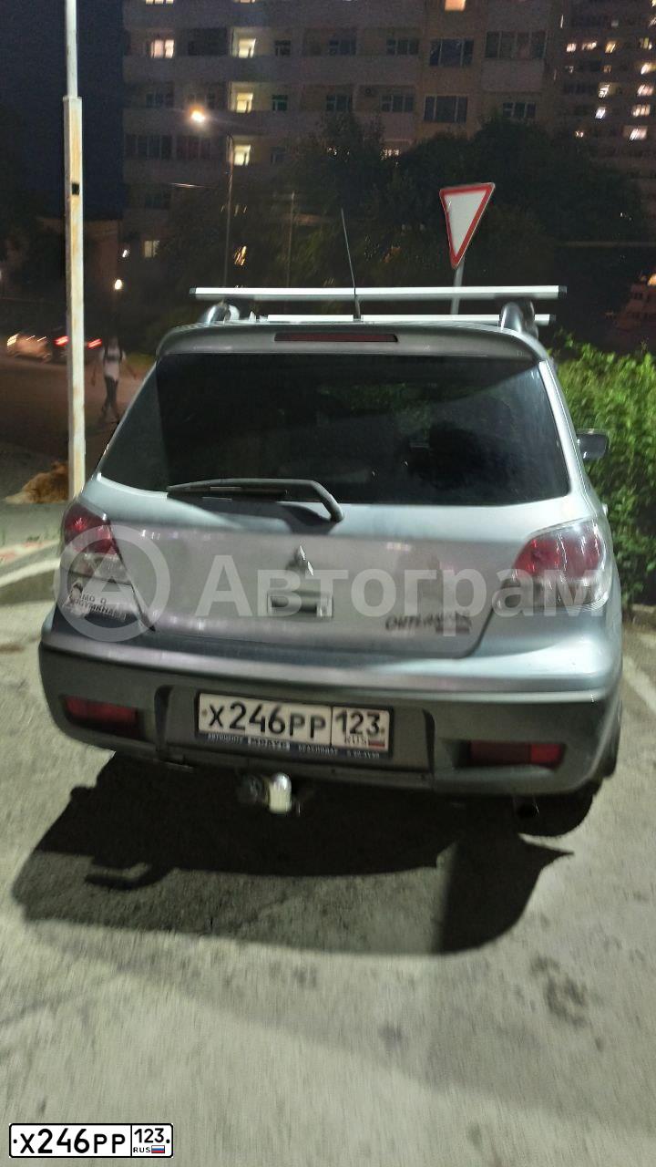Фото автомобиля MITSUBISHI OUTLANDER, 2003 — госномер Х246РР123. Цвет: СЕРЕБРИСТЫЙ