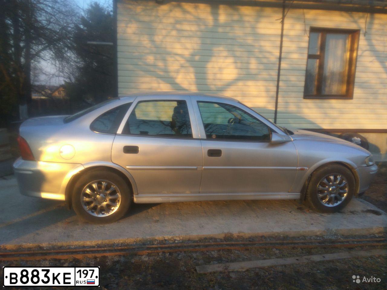 Фото автомобиля OPEL VECTRA, 2001 — госномер У862ОО750. Цвет: Серебристый