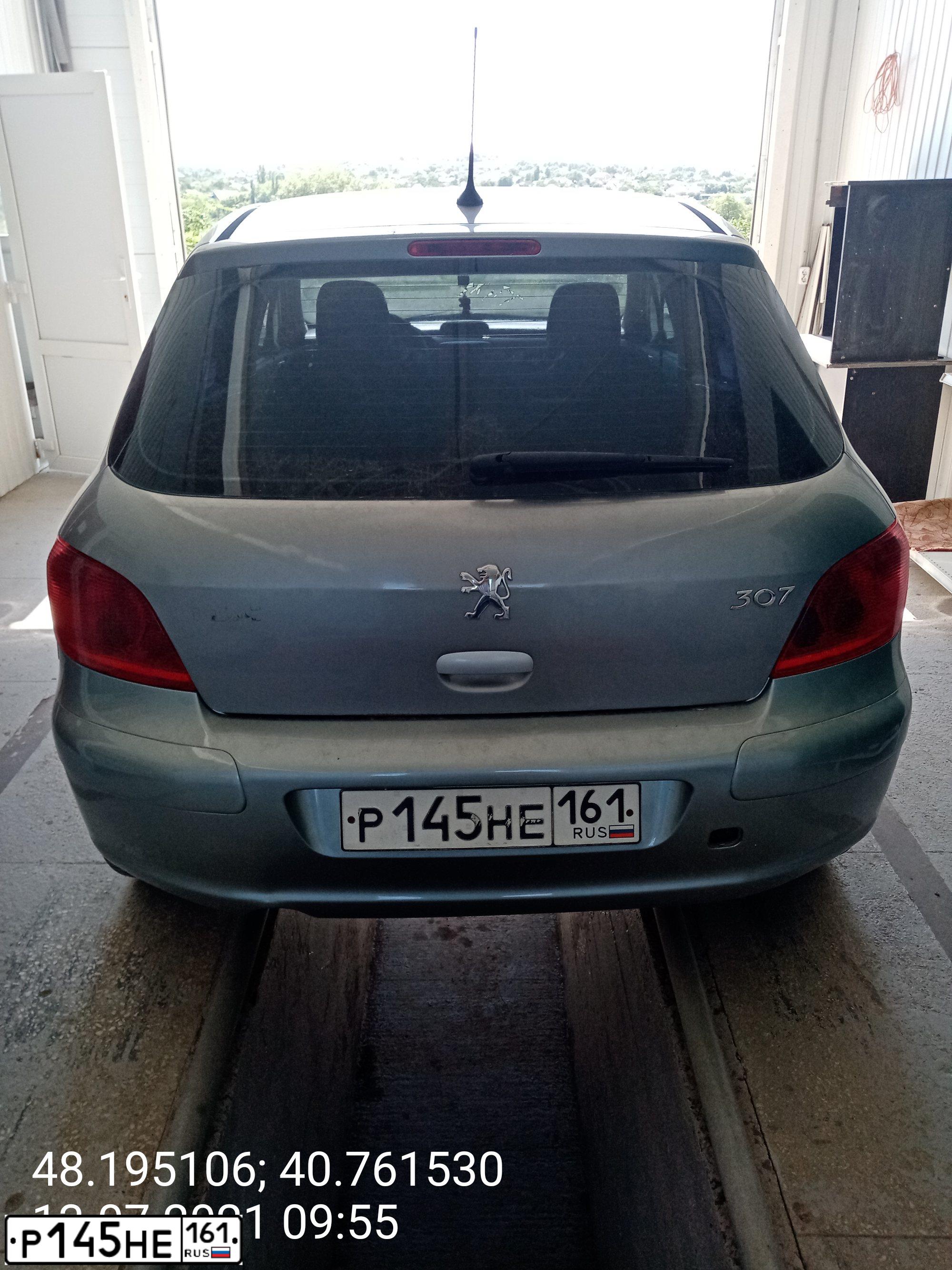 Фото автомобиля PEUGEOT 307, 2002 — госномер Р145НЕ161. Цвет: СЕРЕБРИСТЫЙ