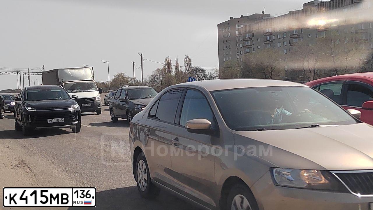 Фото автомобиля PORSCHE CAYENNE, 2011 — госномер К272РУ193. Цвет: Белый