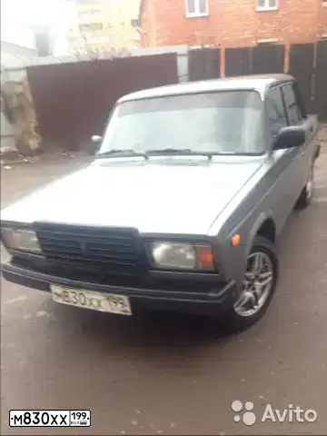 Фото автомобиля LADA 2107, 2010 — госномер М830ХХ199. Цвет: СЕРЫЙ