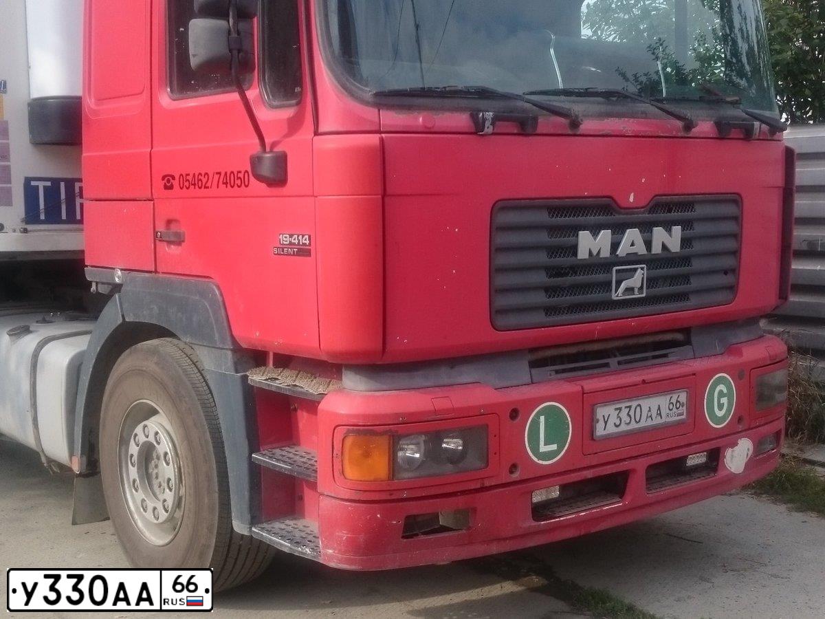 Фото автомобиля GAZ 2217 SOBOL, 2006 — госномер У330АА66. Цвет: СИЛЬВЕР