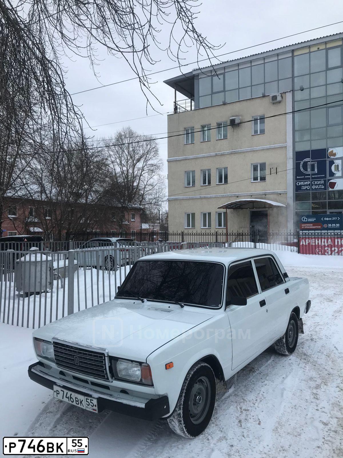 Фото автомобиля LADA 2107 LADA, 2010 — госномер Р746ВК55. Цвет: Белый
