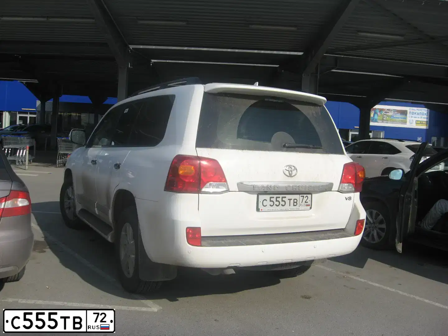 Фото автомобиля TOYOTA LANDCRUISER 200, 2013 — госномер С555ТВ72. Цвет: БЕЛЫЙ