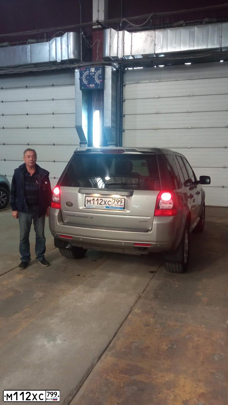 Фото автомобиля LANDROVER FREELANDER, 2010 — госномер К987УР33. Цвет: СЕРЫЙ