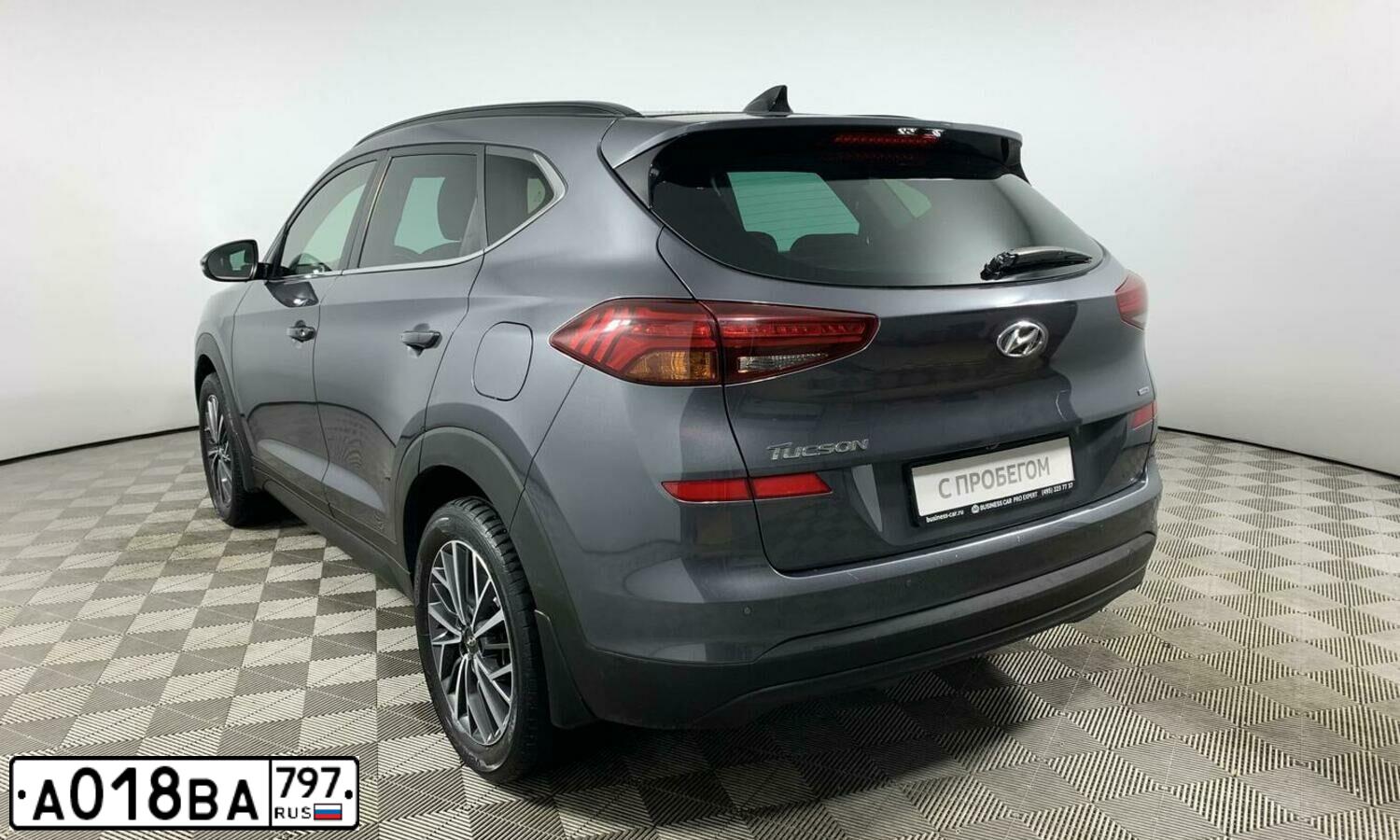 Фото автомобиля HYUNDAI TUCSON, 2019 — госномер С435КЕ977. Цвет: СЕРЫЙ