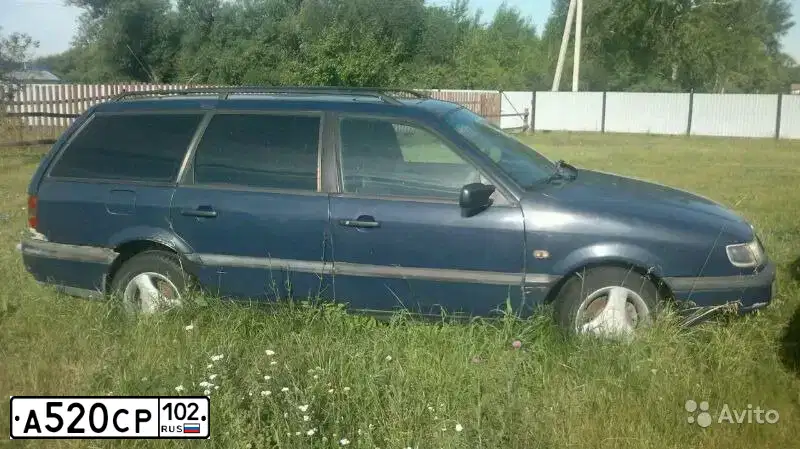 Фото автомобиля VOLKSWAGEN PASSAT, 1996 — госномер Н308НТ716. Цвет: синий