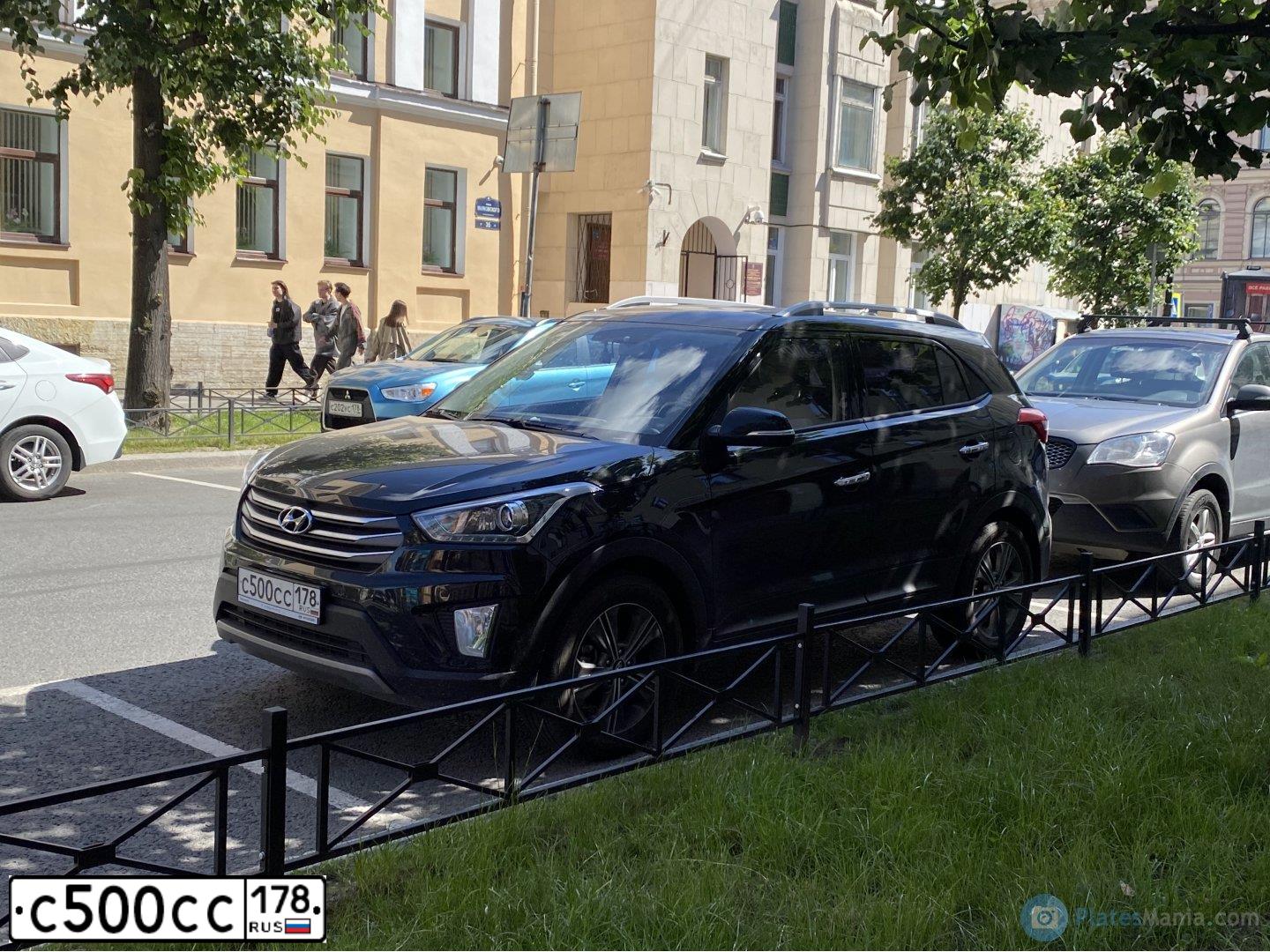 Фото автомобиля MERCEDES GL-KLASSE, 2014 — госномер С500СС178. Цвет: Белый